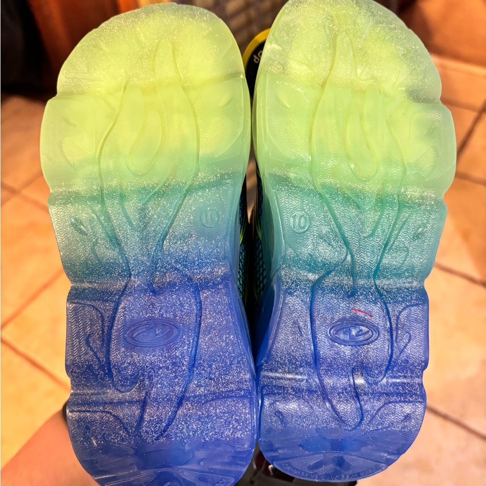 Light up Toddler Shoes NWT - Picture 5 of 5